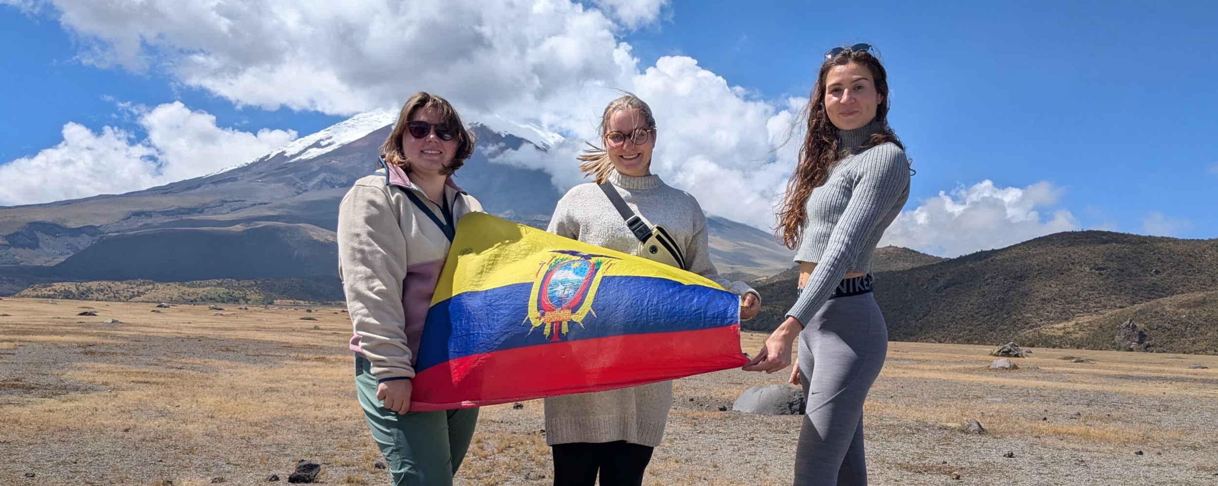 Franziska Goike, Linda Sapia und Anna Niklas in Ecuador